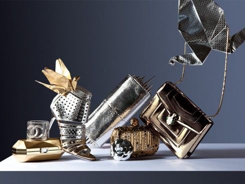 Nhiều người ví Cù Lao Chàm như một viên đá chưa được gọt giũa, các cạnh của nó vẫn nguyên vẻ xù xì, ngăn trở bằng những bãi đá nhấp nhô như răng khểnh.